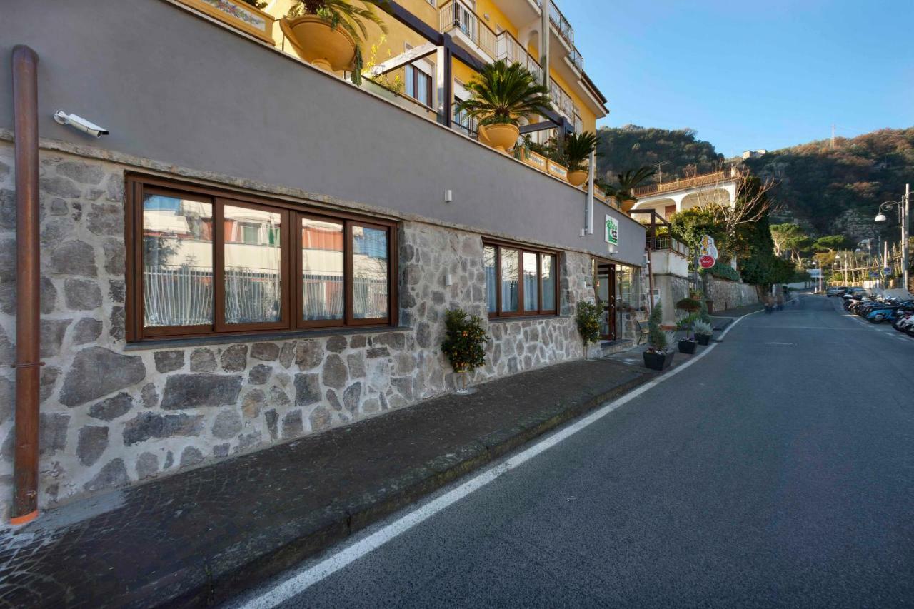 Relais Sorrento Terrace And Relax Acomodação com café da manhã Exterior foto